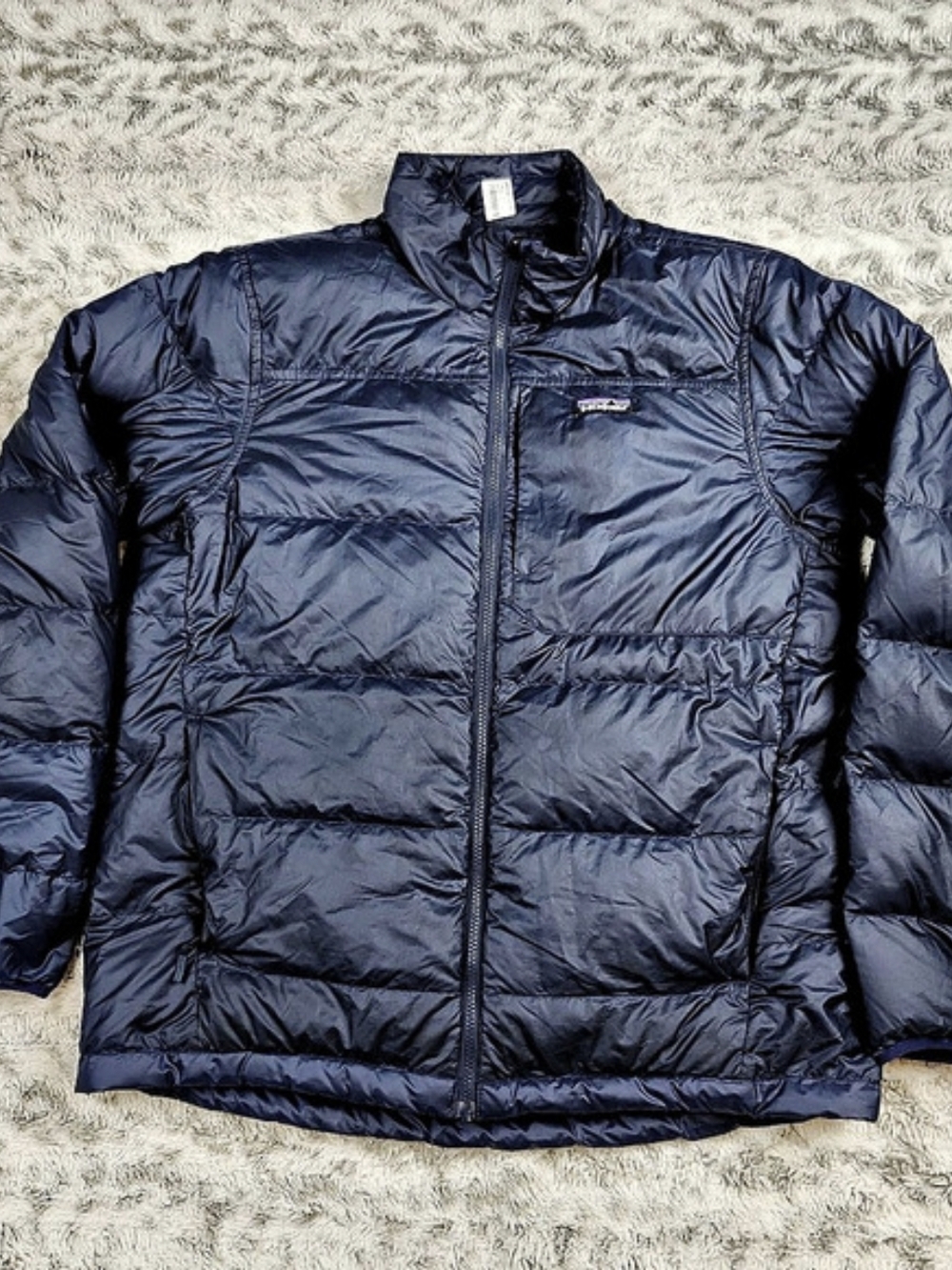 Mens' BNWOT Patagonia Down Jacket, Size Large